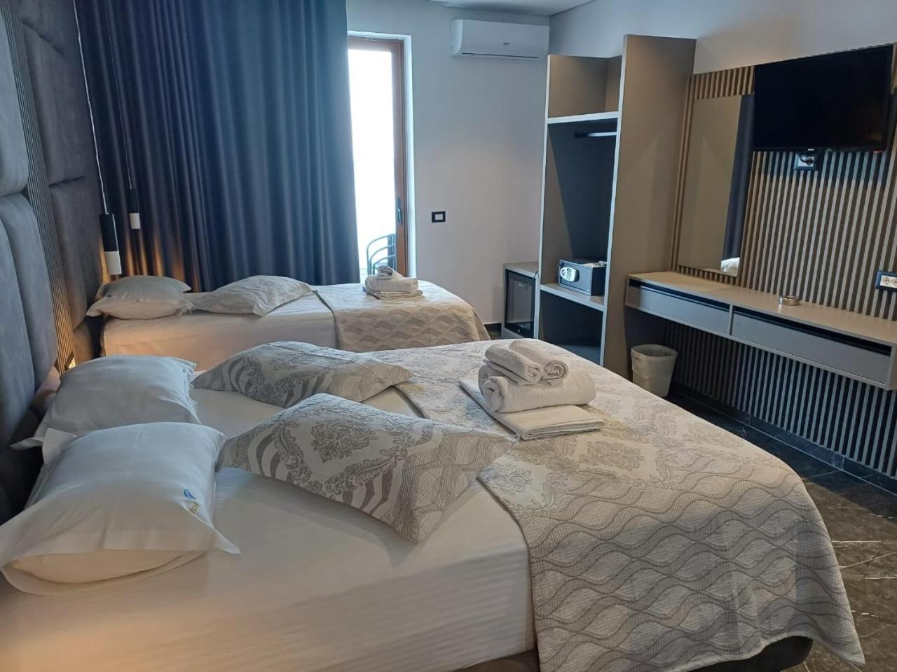 Blue Bay Hotel Саранда Экстерьер фото