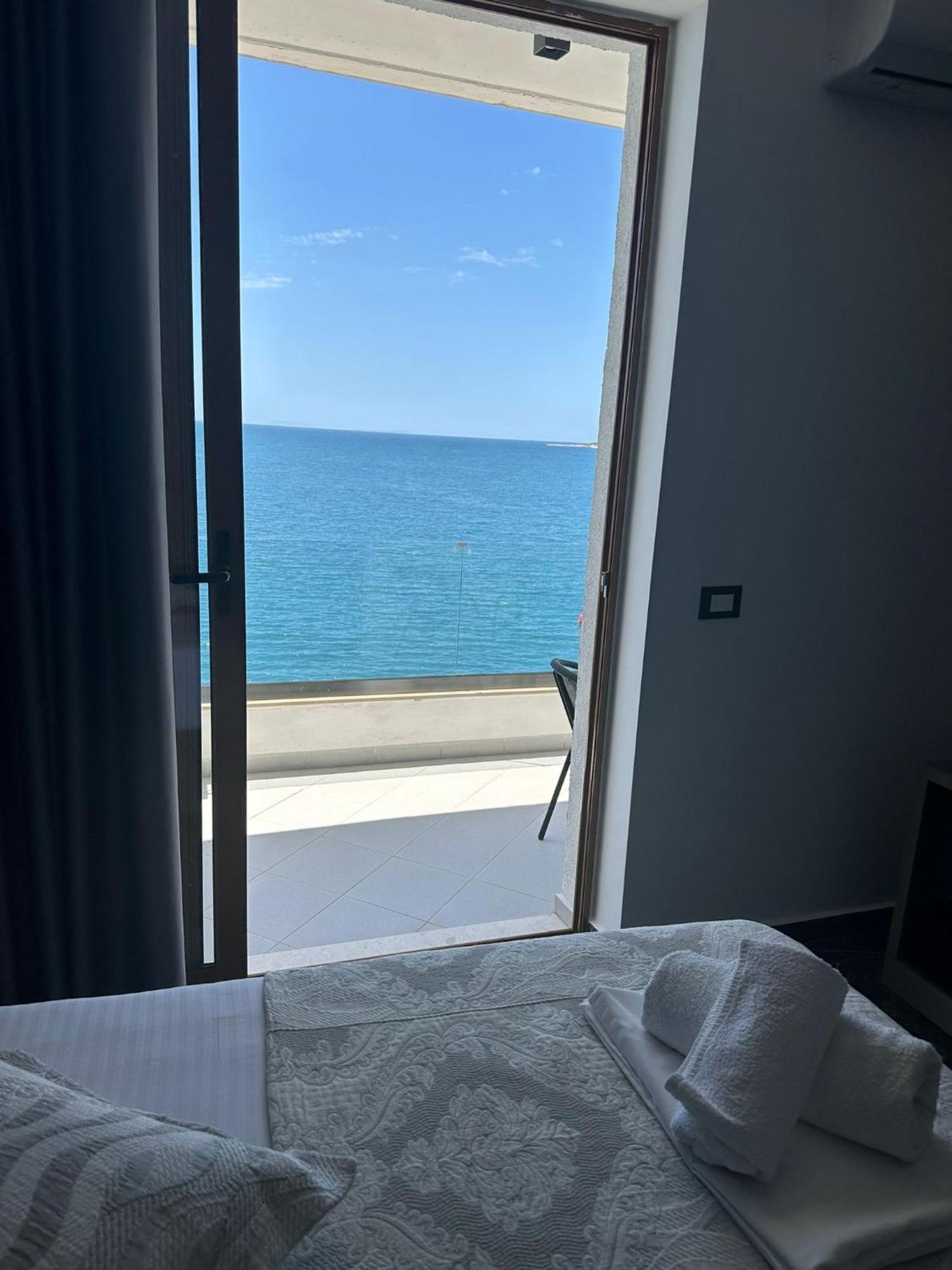 Blue Bay Hotel Саранда Экстерьер фото